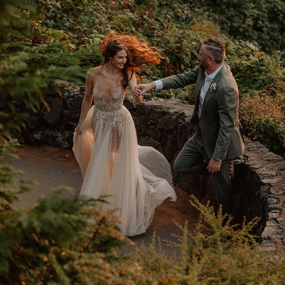 Berta Muse Ivone Wedding Gown - Picture 5 of 12